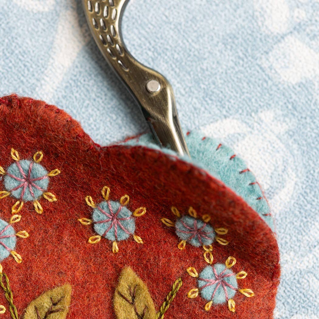 Felt Craft Mini Kit - Scissors Pouch and Mini Pin Cushion - Perrymans Books & Gifts