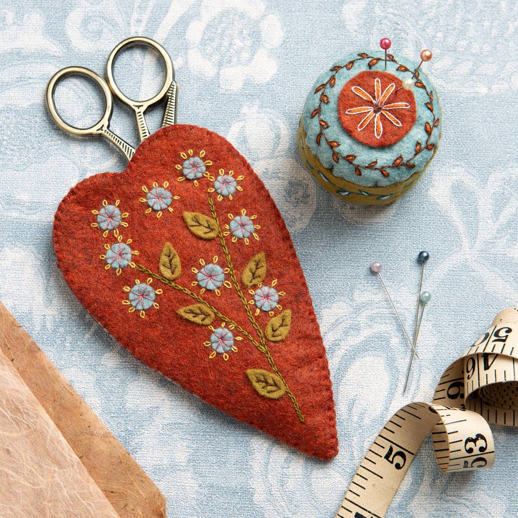 Felt Craft Mini Kit - Scissors Pouch and Mini Pin Cushion - Perrymans Books & Gifts