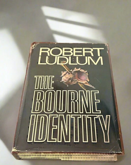 Robert Ludlum - The Bourne Identity - Perrymans Books & Gifts