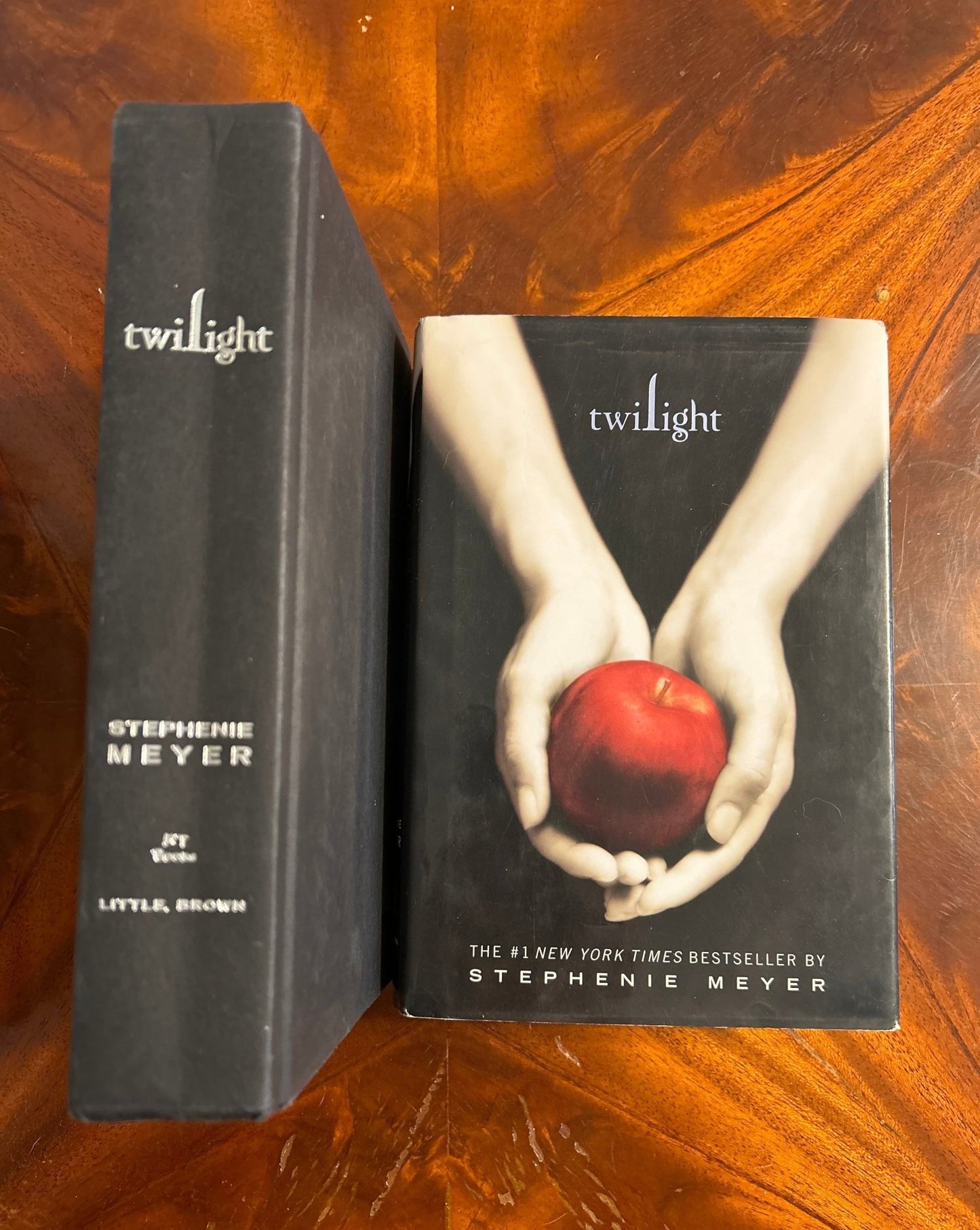 Stephanie Meyer - Twilight - First Edition - Perrymans Books & Gifts