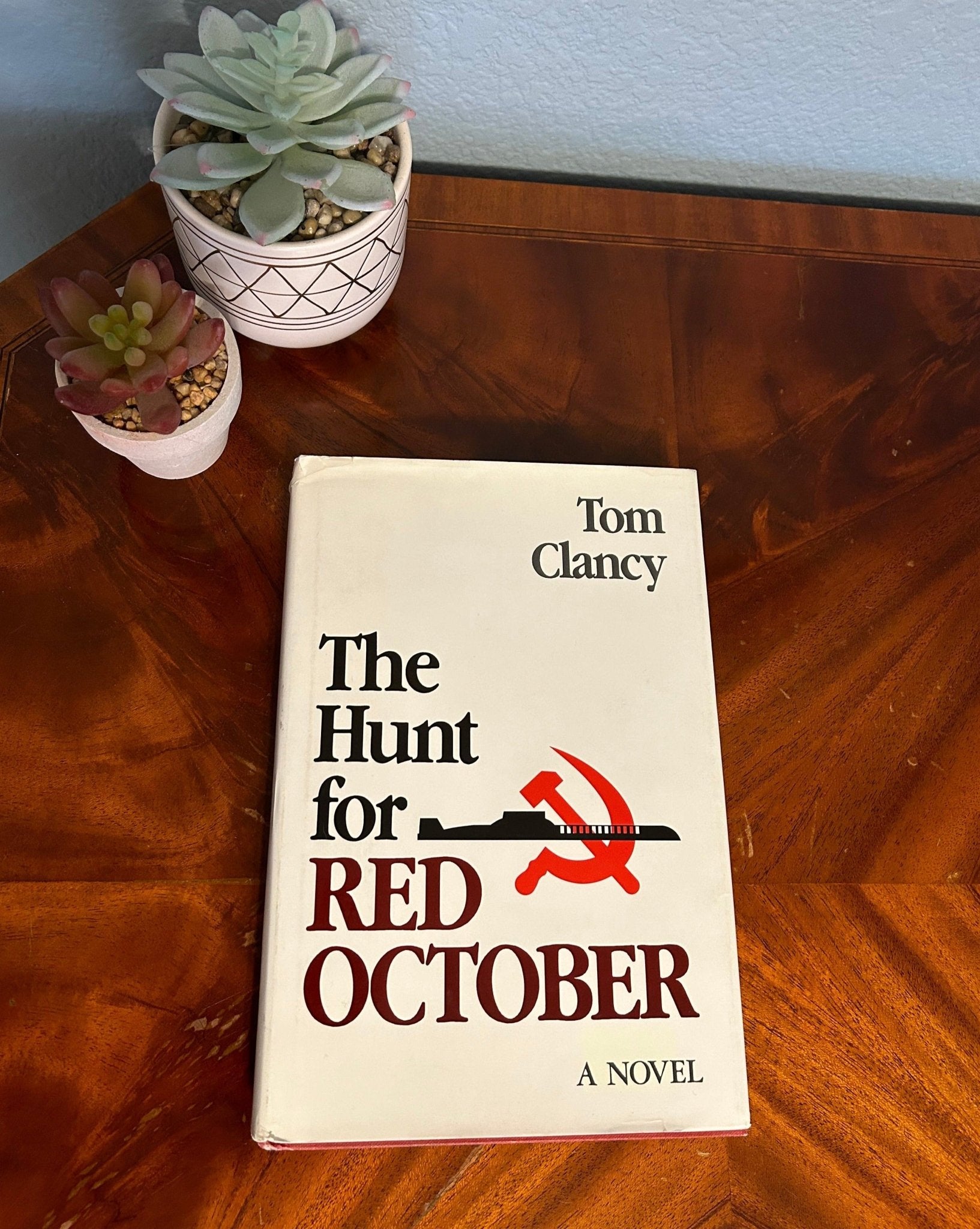 Tom Clancy - The Hunt for Red October - First Edition - Perrymans Books & Gifts