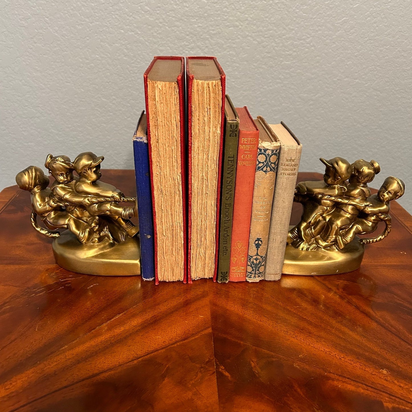 Tug of War Bookends - Perrymans Books & Gifts